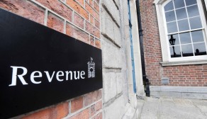 The Customs & Excise haul represents a potential loss to the Exchequer of more than €50,700 in VAT and Excise Duty.