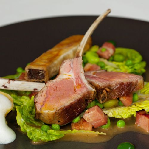Spend in the Restaurants sector was up 3% in November compared to the same month in 2021.