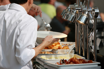 1 in 3 overseas visitors eats in pub