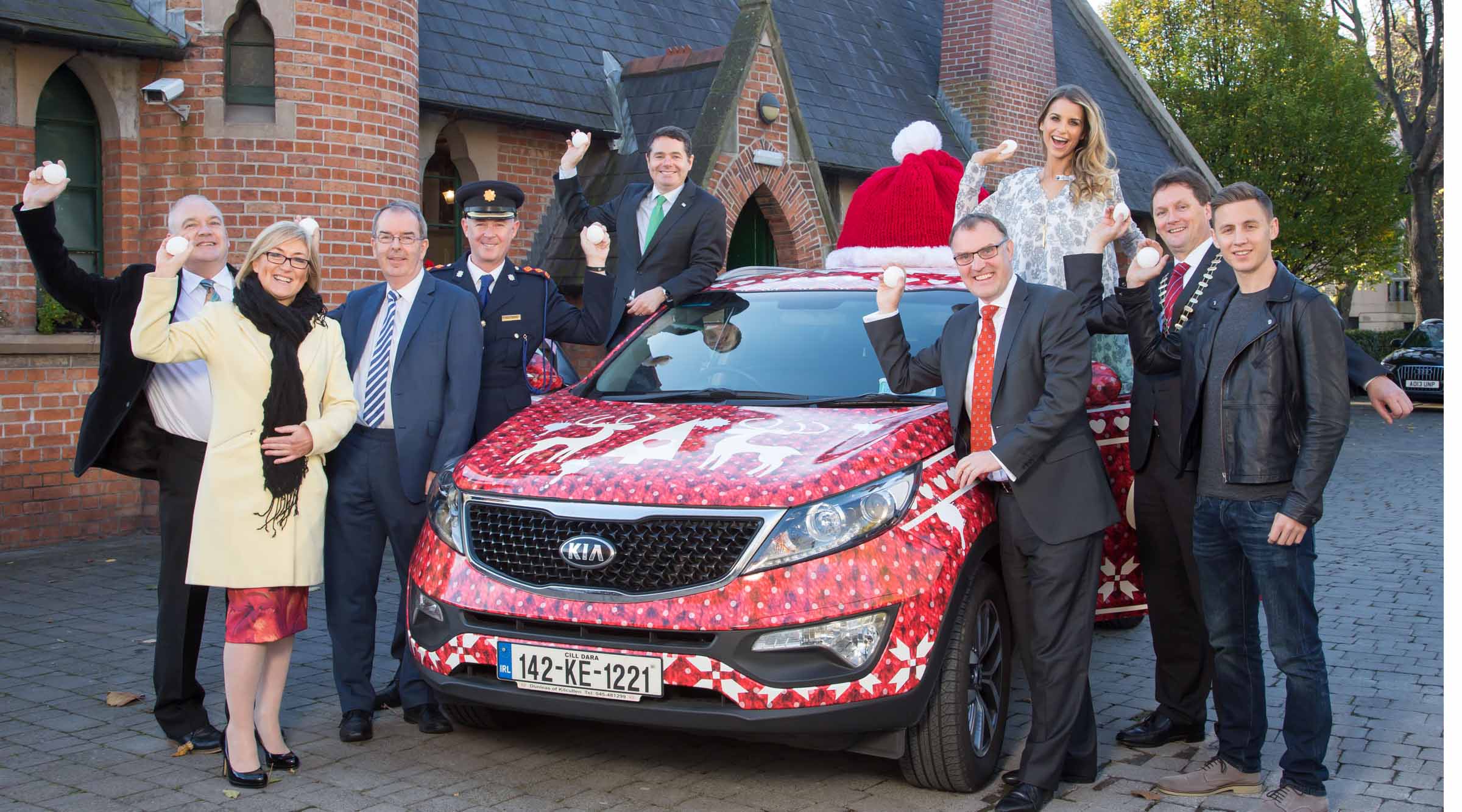 From left at the launch of this year’s campaign are: LVA Chairman Oliver Hughes, the RSA’s Moyagh Murdock, VFI Chief Executive Padraig Cribben, the Garda National Traffic Bureau’s Chief Superintendent Mark Curran, the Minister for Transport Tourism and Sport Paschal Donohoe TD; Coca-Cola HBC Ireland’s Brian Maher, TV Presenter and Campaign Ambassador Vogue Williams with the IHF’s Stephen McNally and Northern Ireland comedian and Campaign Ambassador Shane Todd.