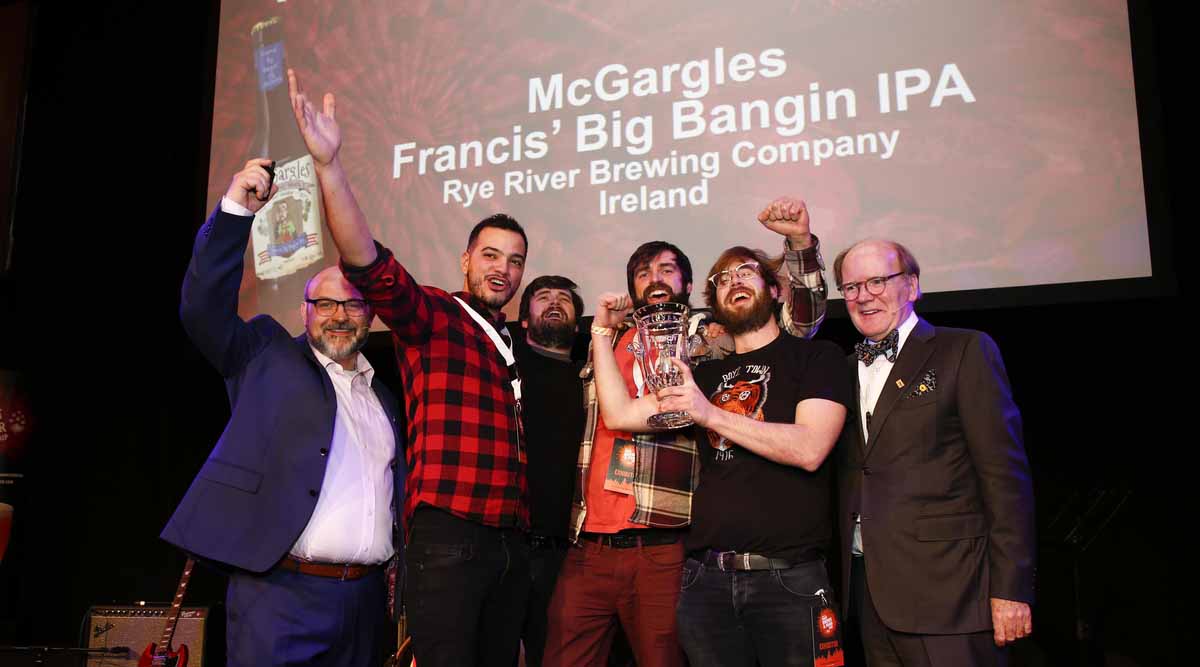 Dublin Craft Beer Cup winners Rye River – From left:  Head of Brewing Science at Alltech Gearoid Cahill with Rye River Brewing Company’s Daniel Cesari, Ian Dunphy, Owen Ashmore and Alex Lawes, together with Alltech Founder & President Dr Pearse Lyons.