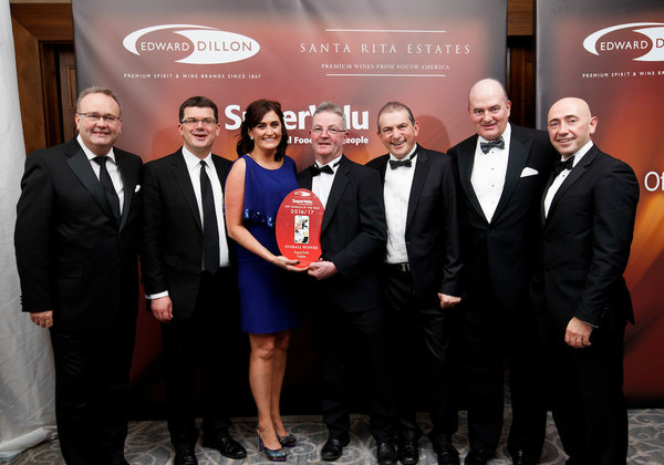 From left: Edward Dillon & Co’s Andy O’Hara with Jim Garvey, Sandra Lynch, Tony Carlos and Kevin McCarthy from SuperValu Tralee; Santa Rita Estates Tom Gaskin and Musgraves’ Category Manager at Musgrave Retail Partners Ireland Donagh McClafferty.