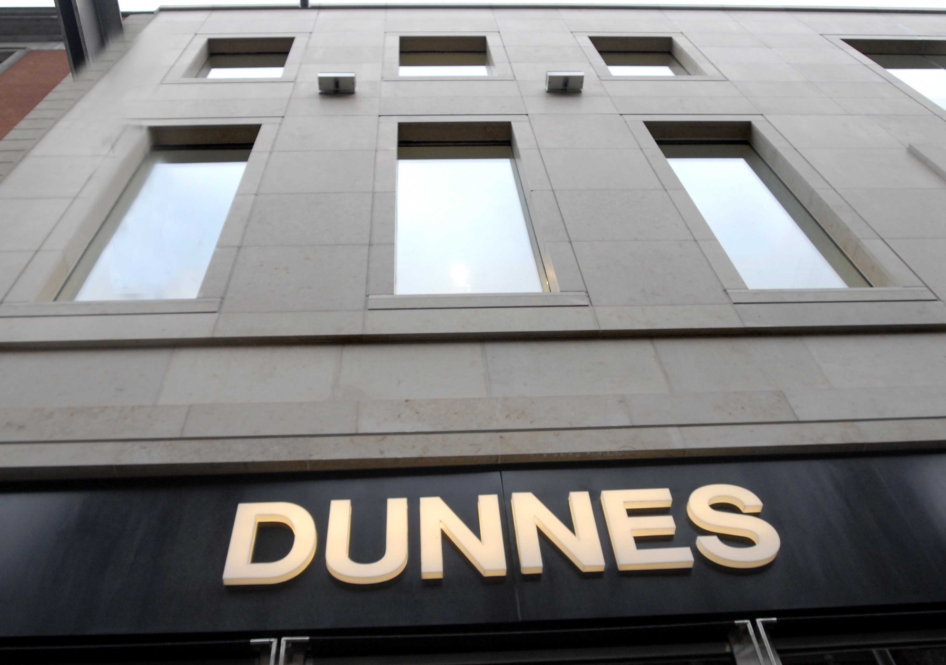 Dunnes Stores gained share to 17.6% from 17.2% during the year.