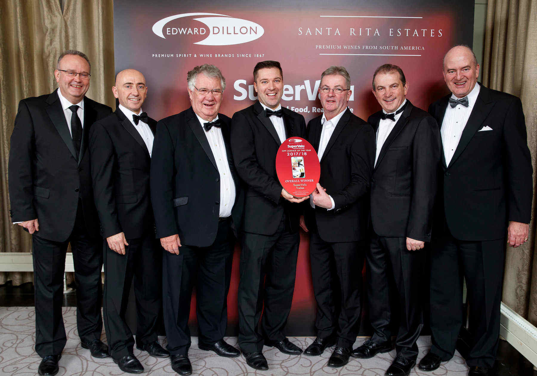 From left: Andy O’Hara of Edward Dillon and Donagh McClafferty of Musgrave Retail Partners Ireland, with Thomas Garvey, Chris O’Driscoll, Tony Carlos and Kevin McCarthy of Garvey’s SuperValu, Tralee and Tom Gaskin of Santa Rita Estates.