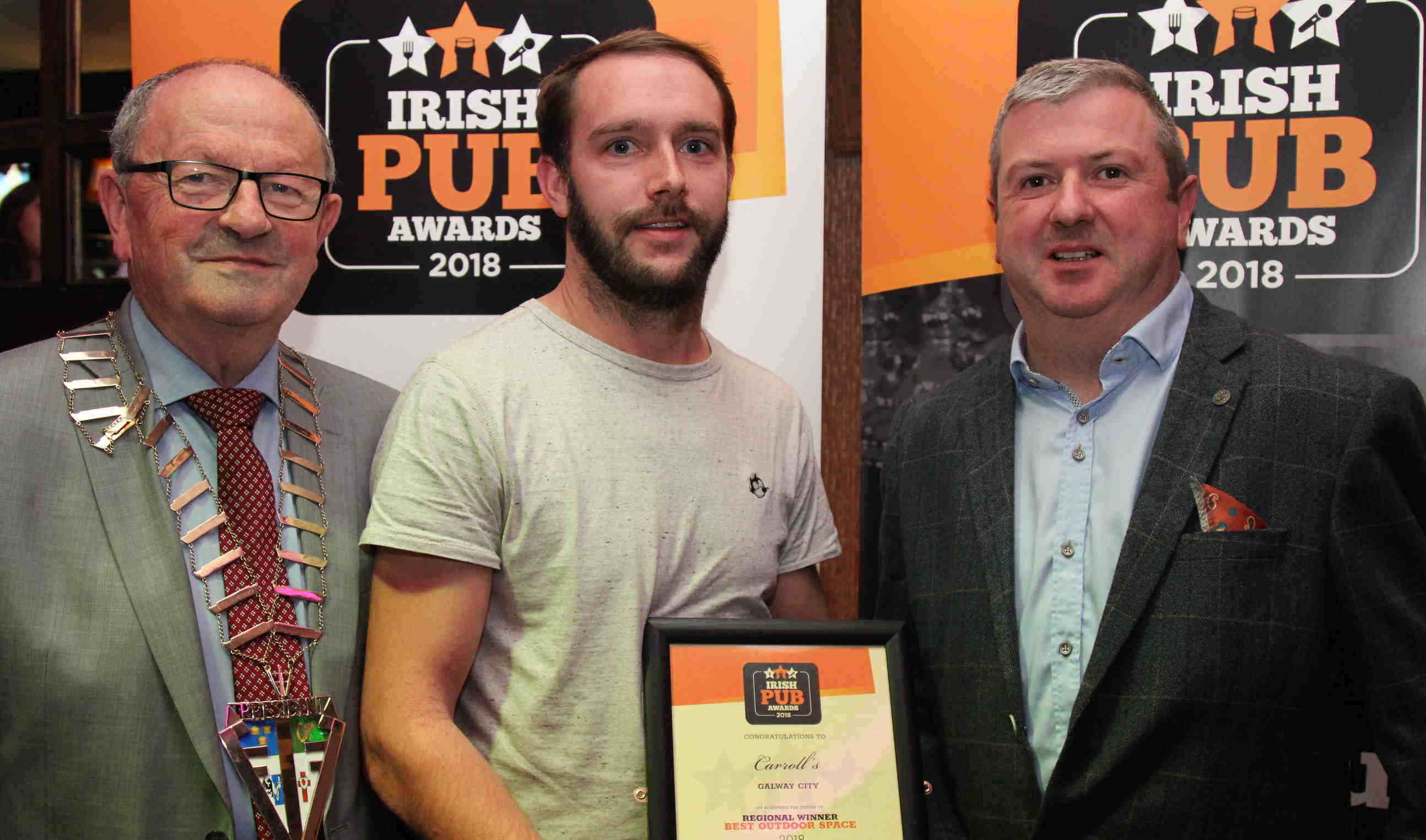 From left: VFI President Padraic McGann with Daragh Mullin of Carrolls Pub, Galway City, Regional Winner of the Best Outdoor Space and Bulmers’ Eoin O’Gorman at the awards last night.