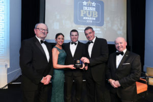 From left: VFI President Padraic McGann with Best Outdoor Space of the Year the Franciscan Well's Kate Clancy and Noel Finn along with Bulmers' Commercial Director David Whelan and LVA Chairman Alan Campbell.