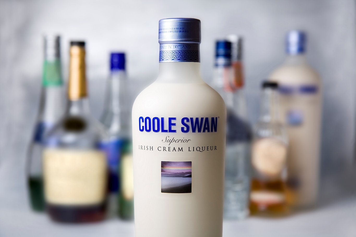  Coole Swan, now available from Barry & Fitzwilliam, blends single malt Irish whiskey, Belgian white chocolate and fresh dairy cream straight from the heart of Ireland’s Boyne Valley pastureland. 