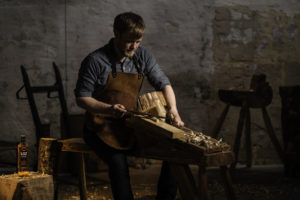 Since establishing his company 'Hewn' in 2014, Éamonn has been on a journey of exploration, creating wooden homeware from fallen Irish trees using self-taught traditional woodcarving techniques.