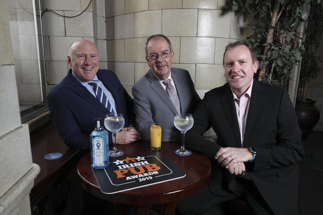 At the Grand Central Bar in Dublin’s O’Connell Street are (from left): LVA Chief Executive Donall O’Keeffe; VFI Chief Executive Padraig Cribben and John Cassidy, Commercial Director with Edward Dillon & Co Ltd, one of the Awards sponsors.