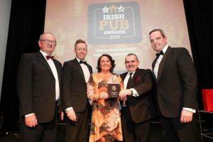 From left: VFI President Padraic McGann, Sales Manager at Musgrave Foodservices Damien Smyth, Susan and Fergus Murphy, Murph's Gastro Pub at the Derragarra Inn, Butler's Bridge, Cavan and LVA Chairman Ronan Lynch. 