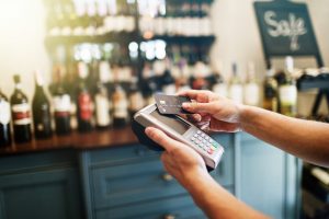 Retail Ireland has welcomed the move by banks to comply with the HSE’s recommendation to use contactless payments as much as practicable. 
