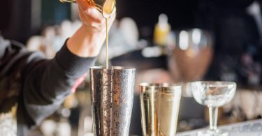 Final seasonally-adjusted figures for August showed bar sales volumes up 21% on those of August '21, while values were up 27%.